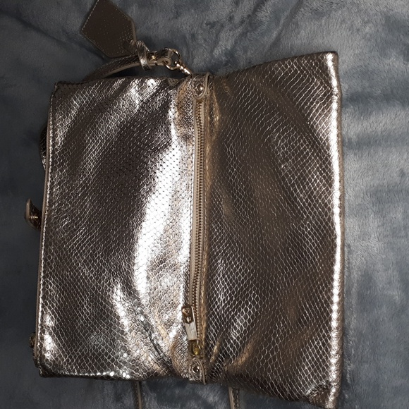 Ralph Lauren~Gold Croc Embossed Foldover Crossbody - Picture 4 of 10